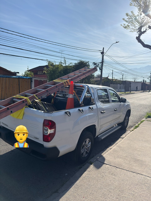 Camioneta con equipo de Servicio Técnico